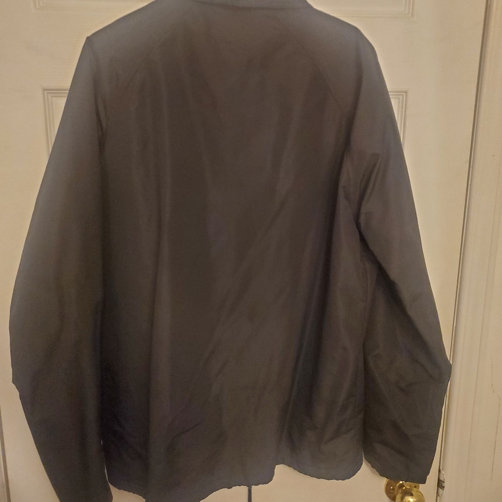 black jacket - Picture 3 of 3